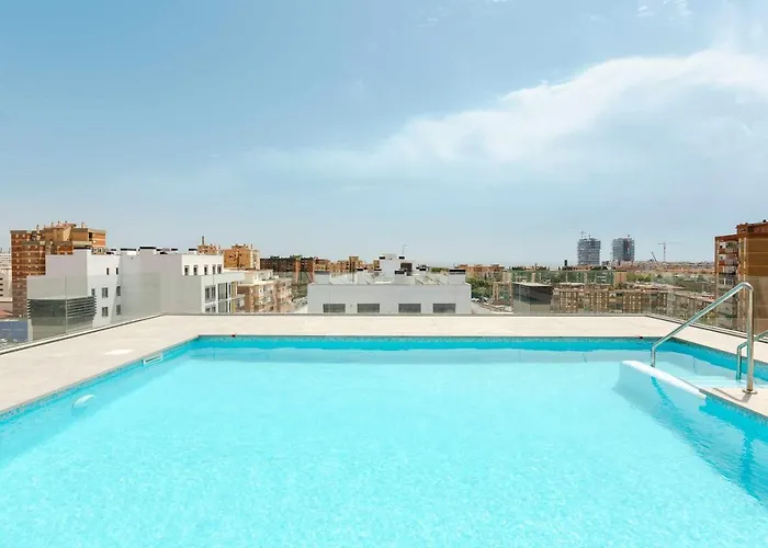 Cosmopolitan Apt & Malaga Beach
